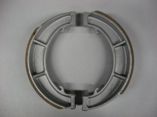Front Brake Shoes 650 8" 66-67 Only-Wide for Triumph