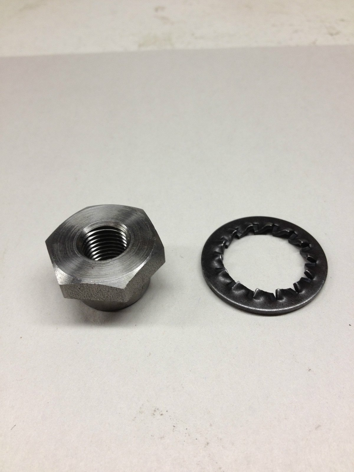 PRIMARY ROTOR NUT AND WASHER T140 TR7 73 AND LATER-TRIUMPH